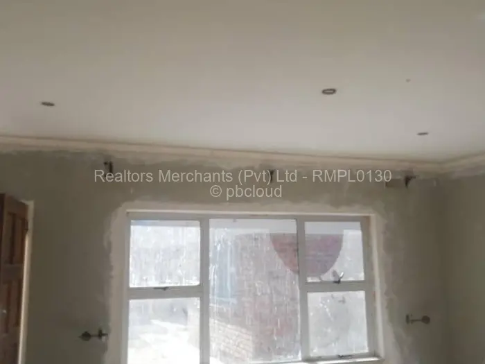 2 Bedroom House to Rent in Waterfalls