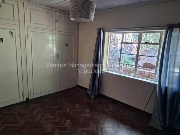 4 Bedroom House for Sale in Burnside, Bulawayo