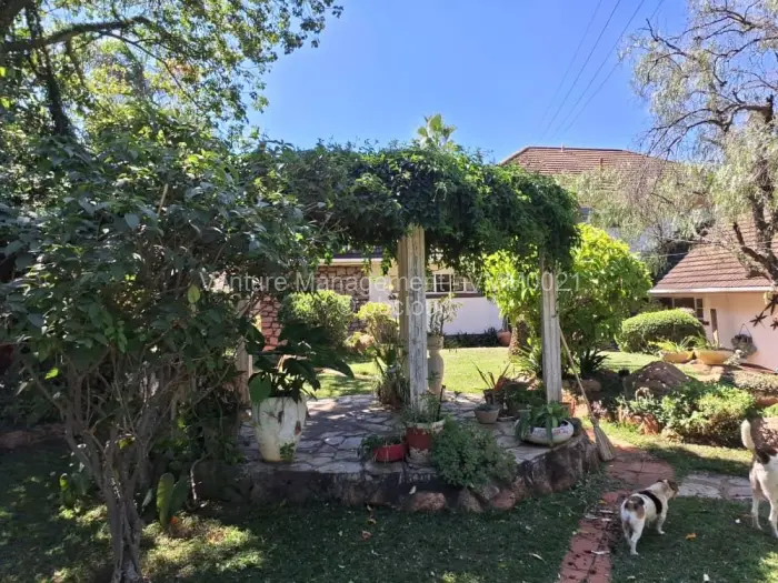 4 Bedroom House for Sale in Burnside, Bulawayo