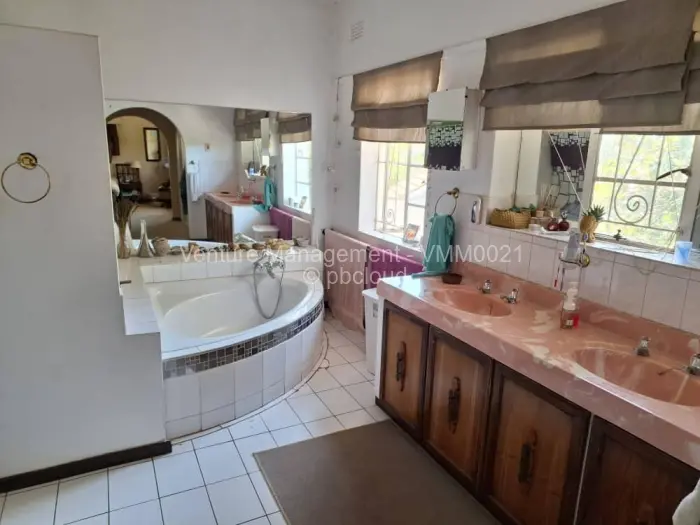 4 Bedroom House for Sale in Burnside, Bulawayo