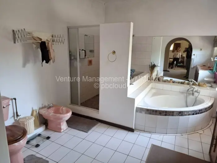 4 Bedroom House for Sale in Burnside, Bulawayo