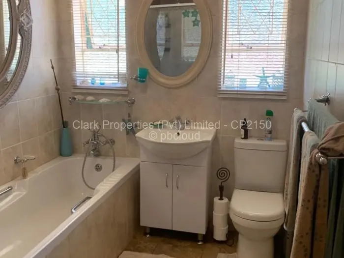 6 Bedroom House for Sale in Mandara, Harare