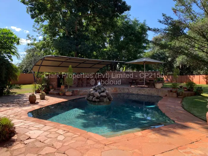 6 Bedroom House for Sale in Mandara, Harare