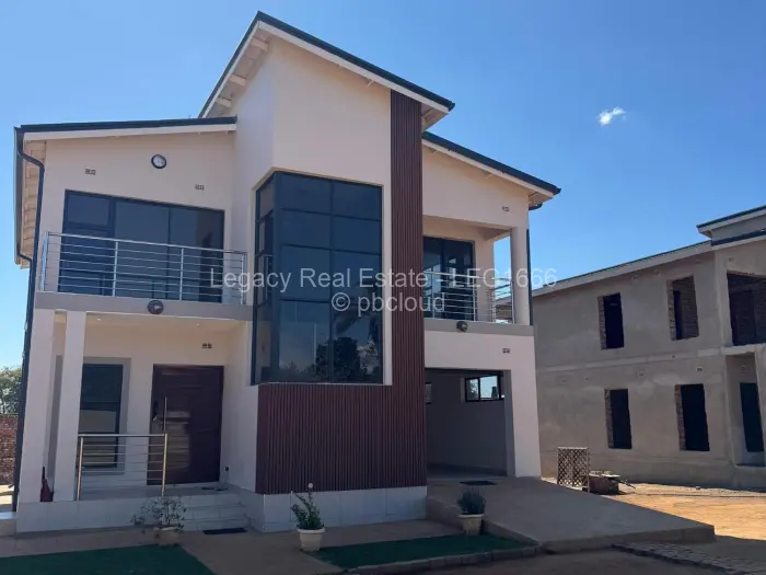 Townhouse/Complex/Cluster for Sale in Marlborough, Harare