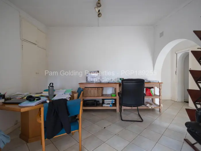 6 Bedroom House for Sale in Newlands, Harare