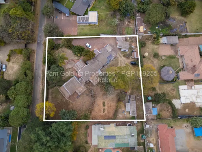 6 Bedroom House for Sale in Newlands, Harare