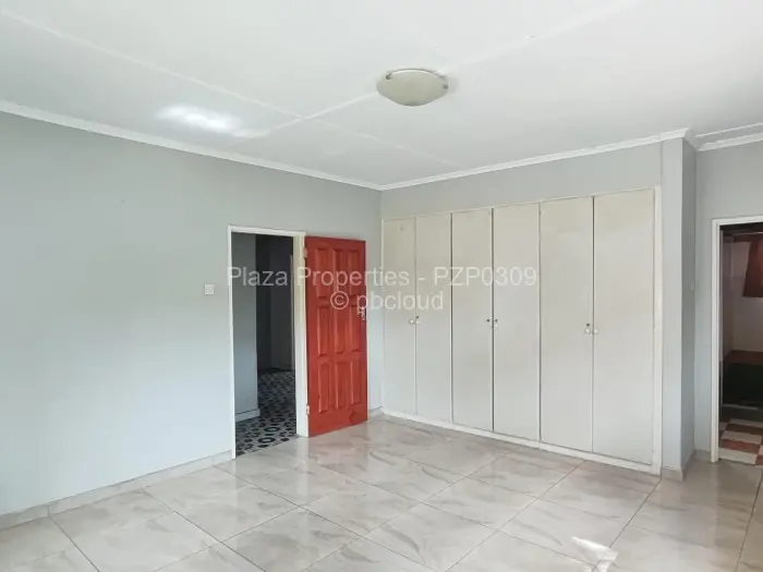 4 Bedroom House to Rent in Emerald Hill