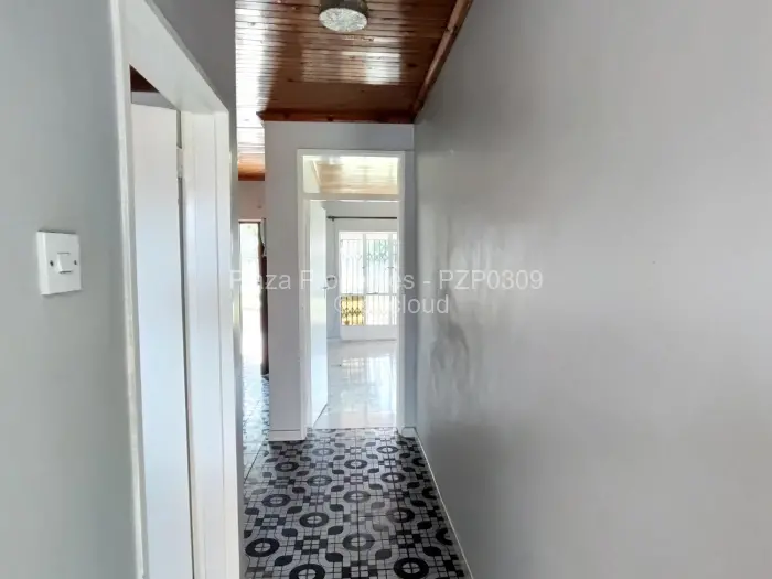 4 Bedroom House to Rent in Emerald Hill