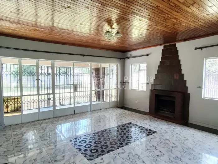 4 Bedroom House to Rent in Emerald Hill