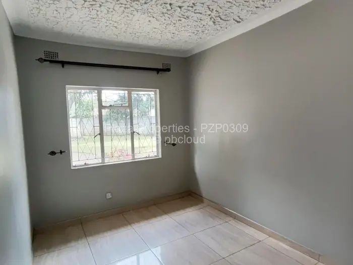 4 Bedroom House to Rent in Emerald Hill