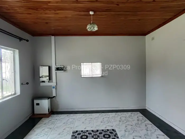 4 Bedroom House to Rent in Emerald Hill
