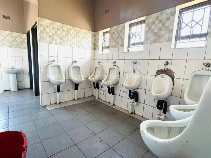 Commercial Property to Rent in Highfield