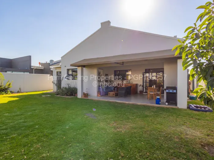 Townhouse/Complex/Cluster for Sale in Greendale, Harare