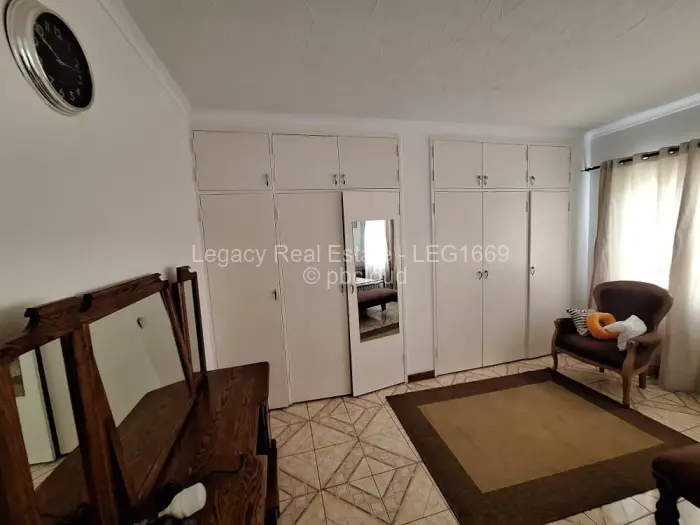 Flat/Apartment to Rent in Avenues