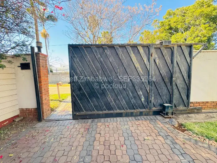 2 Bedroom Cottage/Garden Flat for Sale in Kensington, Harare