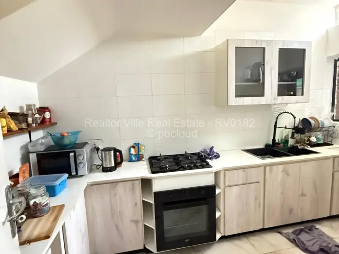 3 Bedroom Cottage/Garden Flat for Sale in Greystone Park, Harare