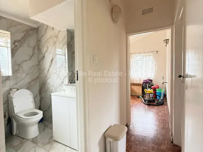 3 Bedroom Cottage/Garden Flat for Sale in Greystone Park, Harare