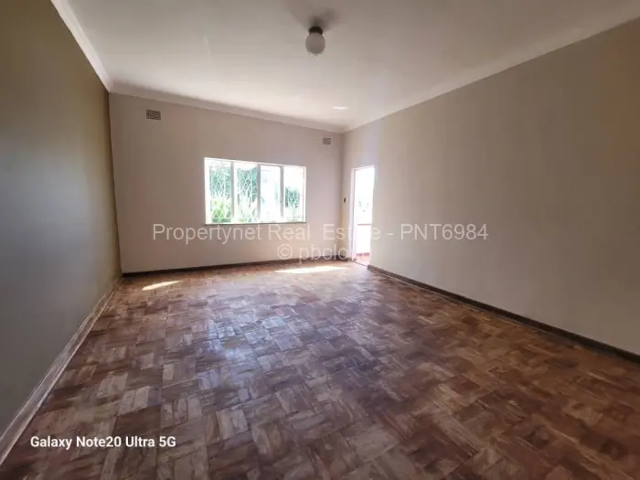 Flat/Apartment to Rent in Avondale