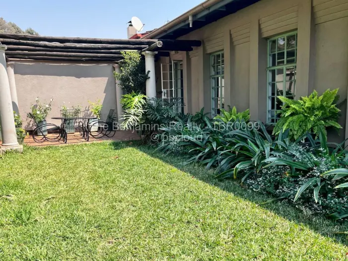 Townhouse/Complex/Cluster to Rent in Avondale