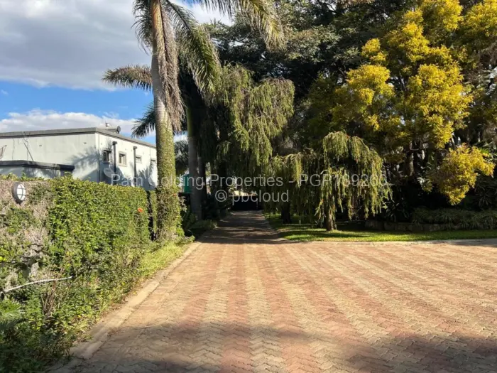 5 Bedroom House for Sale in Monavale, Harare