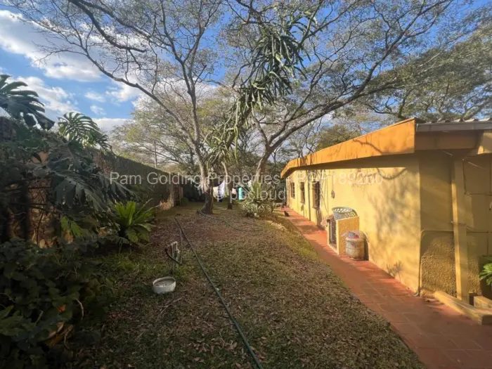 5 Bedroom House for Sale in Monavale, Harare