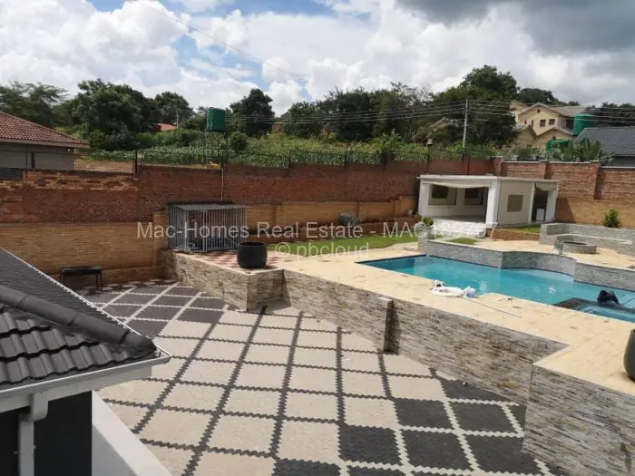 7 Bedroom House for Sale in Carrick Creagh Estate, Harare