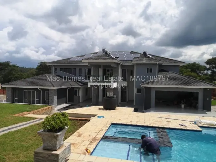 7 Bedroom House for Sale in Carrick Creagh Estate, Harare