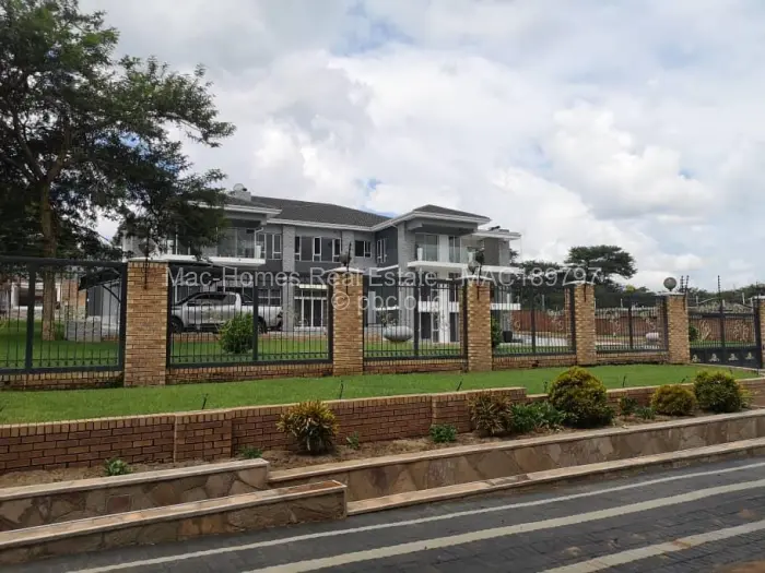 7 Bedroom House for Sale in Carrick Creagh Estate, Harare