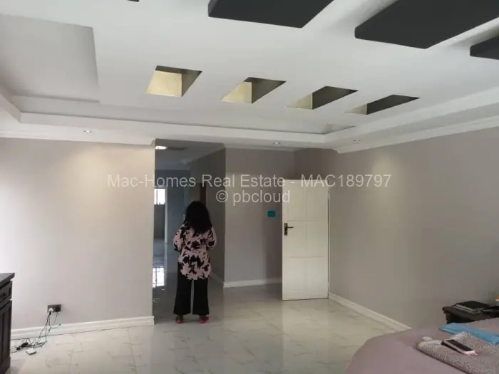7 Bedroom House for Sale in Carrick Creagh Estate, Harare