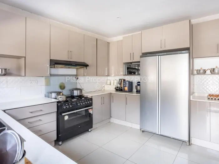 4 Bedroom House for Sale in Madokero Estates, Harare