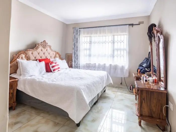 4 Bedroom House for Sale in Madokero Estates, Harare