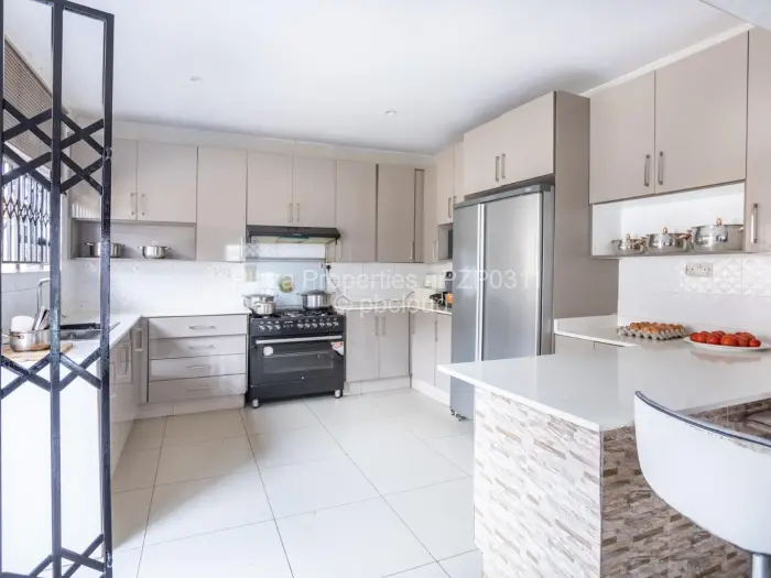 4 Bedroom House for Sale in Madokero Estates, Harare