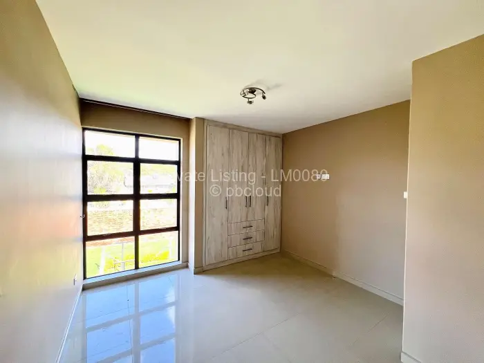 Townhouse/Complex/Cluster to Rent in Strathaven, Harare