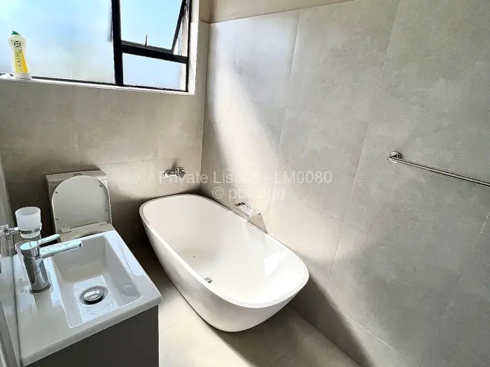 Townhouse/Complex/Cluster to Rent in Strathaven, Harare