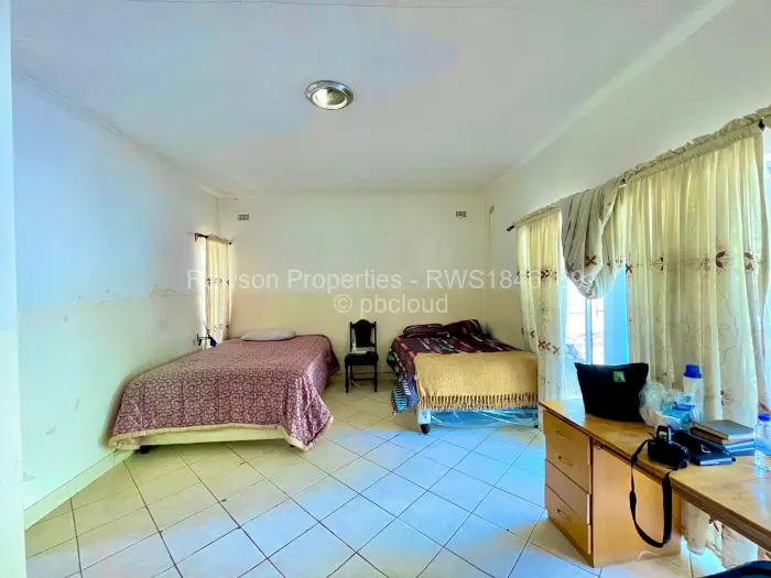 5 Bedroom House for Sale in Borrowdale, Harare