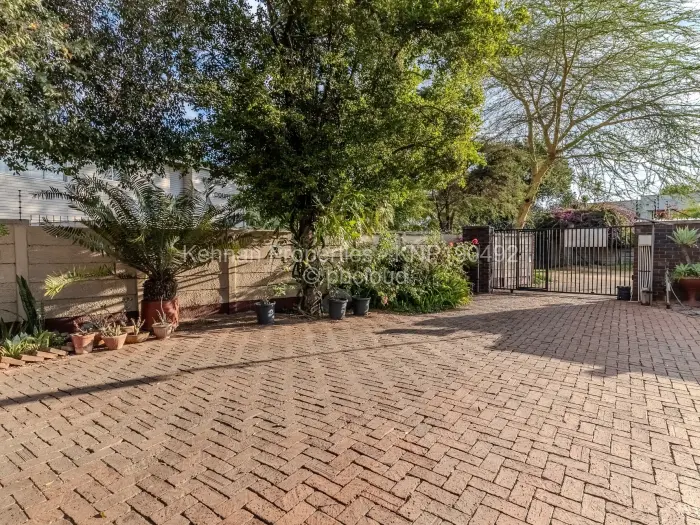 3 Bedroom Cottage/Garden Flat for Sale in Avondale, Harare