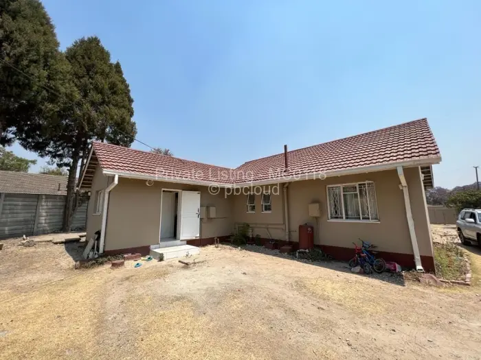 3 Bedroom House to Rent in Mabelreign, Harare