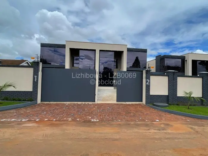 Townhouse/Complex/Cluster to Rent in Emerald Hill
