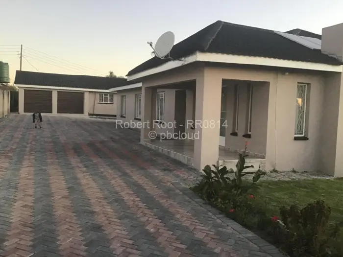4 Bedroom House for Sale in Chipukutu Park, Ruwa