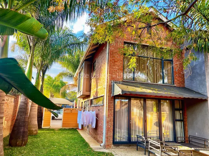 Townhouse/Complex/Cluster to Rent in Greencroft, Harare