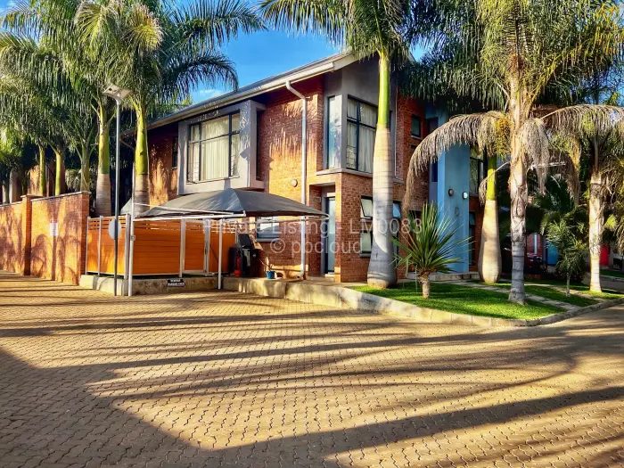Townhouse/Complex/Cluster to Rent in Greencroft, Harare