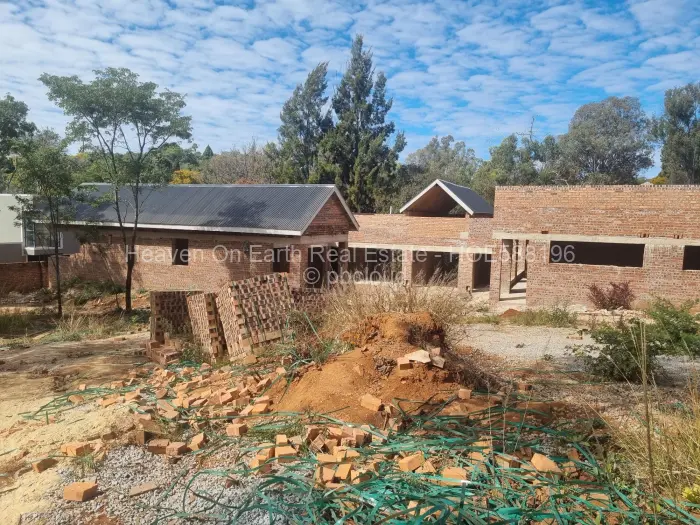 5 Bedroom House for Sale in Glen Lorne, Harare