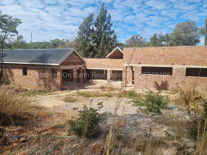5 Bedroom House for Sale in Glen Lorne, Harare