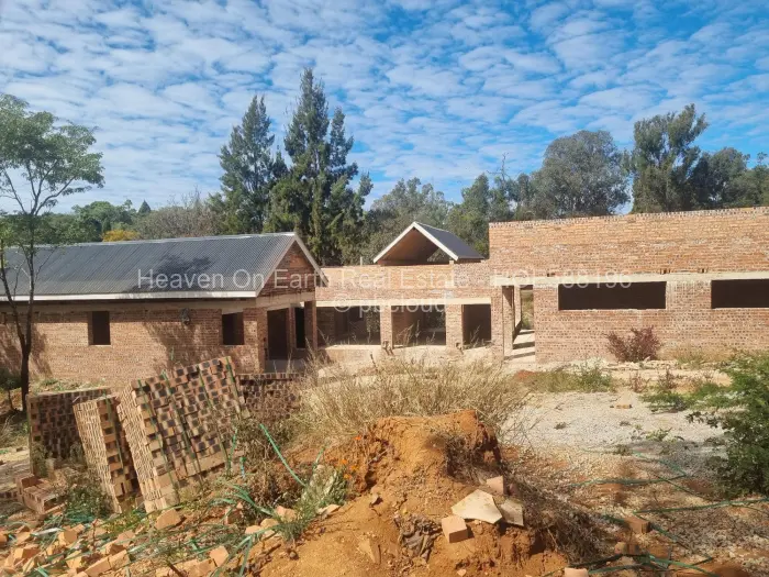 5 Bedroom House for Sale in Glen Lorne, Harare