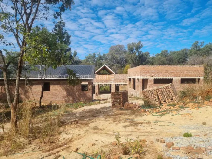 5 Bedroom House for Sale in Glen Lorne, Harare