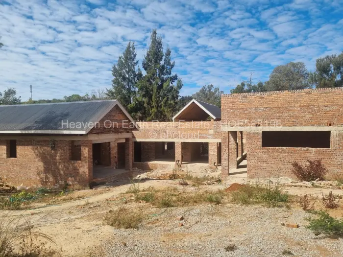 5 Bedroom House for Sale in Glen Lorne, Harare