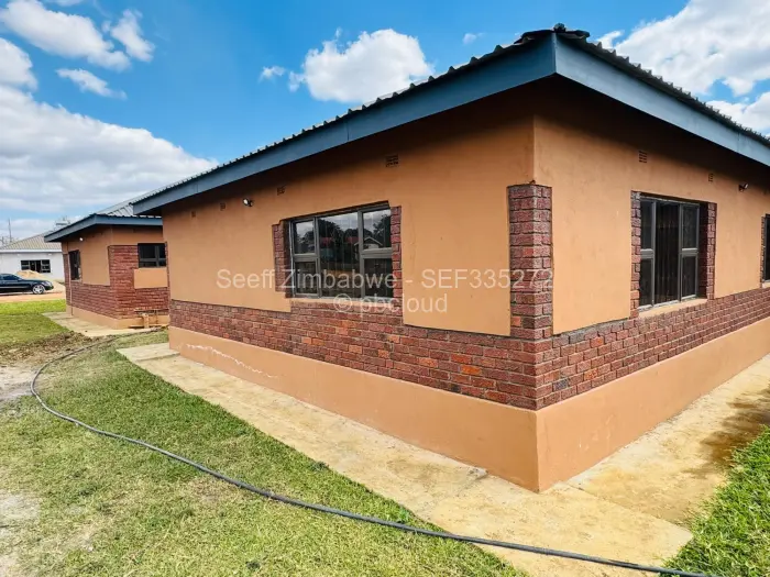 Townhouse/Cluster for Sale in Daylesford, Gweru