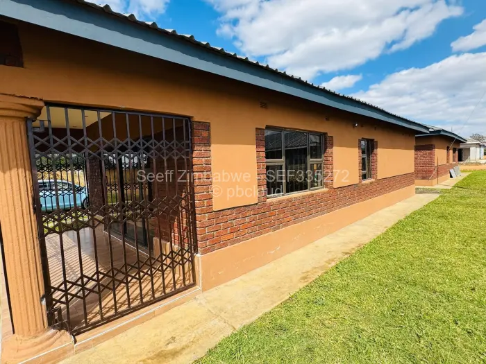 Townhouse/Cluster for Sale in Daylesford, Gweru
