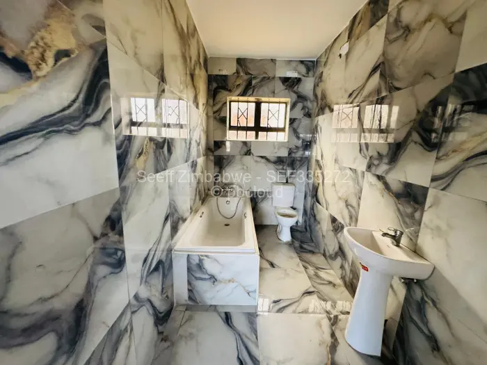 Townhouse/Cluster for Sale in Daylesford, Gweru