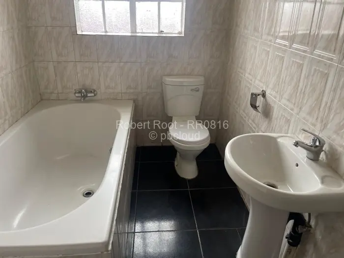 5 Bedroom House to Rent in Zimre Park
